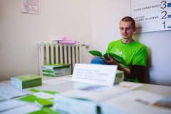 dobrovolník v infocentru v Areálu Podkovářská