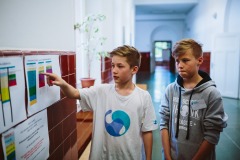 Gymnázium Duhovka, školou prováděli místní studenti, foto Dušan Vondra