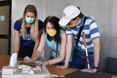 prohlídka pro nevidomé, Fakulta architektury ČVUT, foto Renata Zemanová