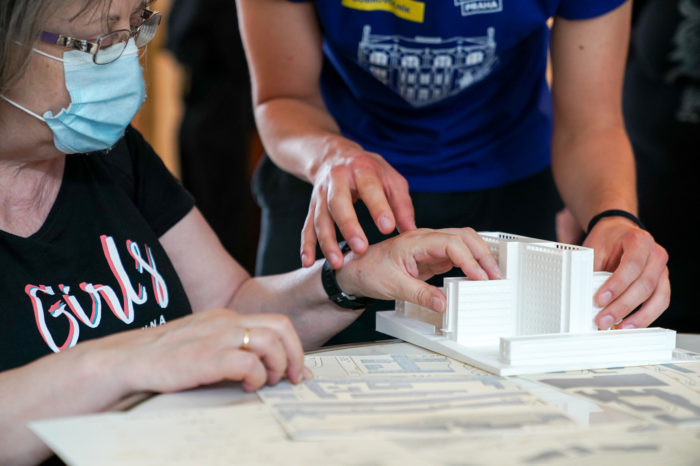prohlídka pro slabozraké a nevidomé s haptickými plány a 3D modely budov, Všeobecný penzijní ústav – dům Radost, Mariia Reshtovaniuk