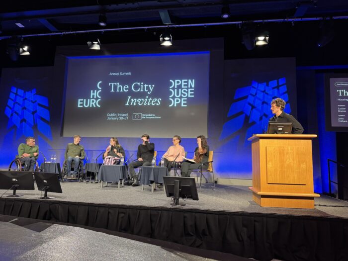 panelisté na debatě