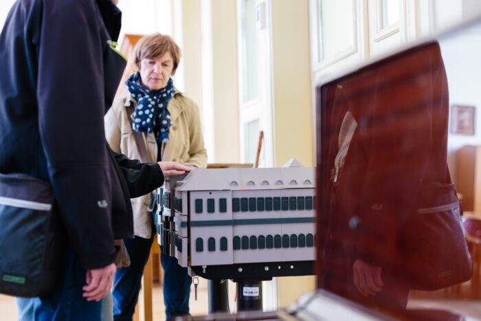 Lidé na prohlídce domova Palata, Open House Praha 2025