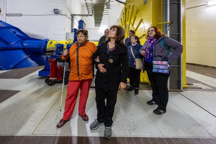 Nevidomí na prohlídce elektrárny Štvanice, Open House Praha 2025